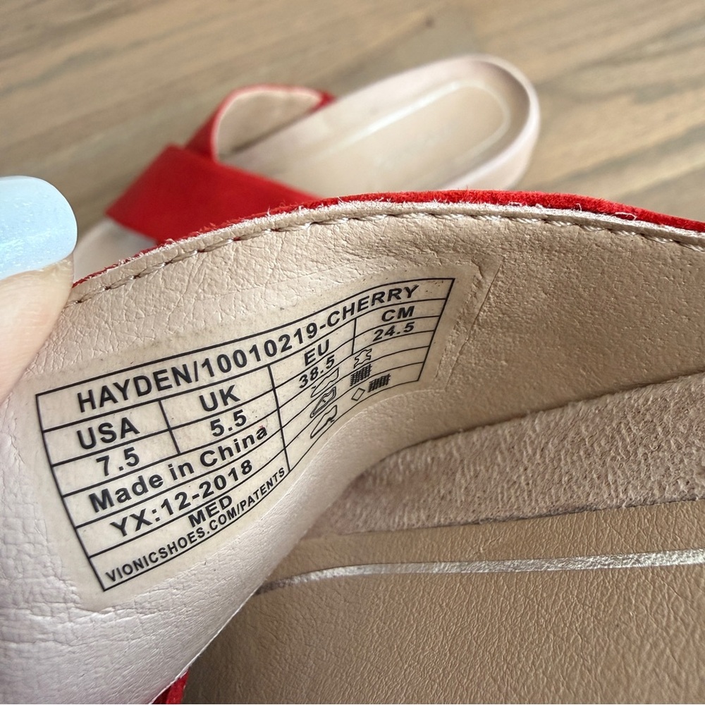 Vionic Red Leather Hayden Sandals - Picture 5 of 7
